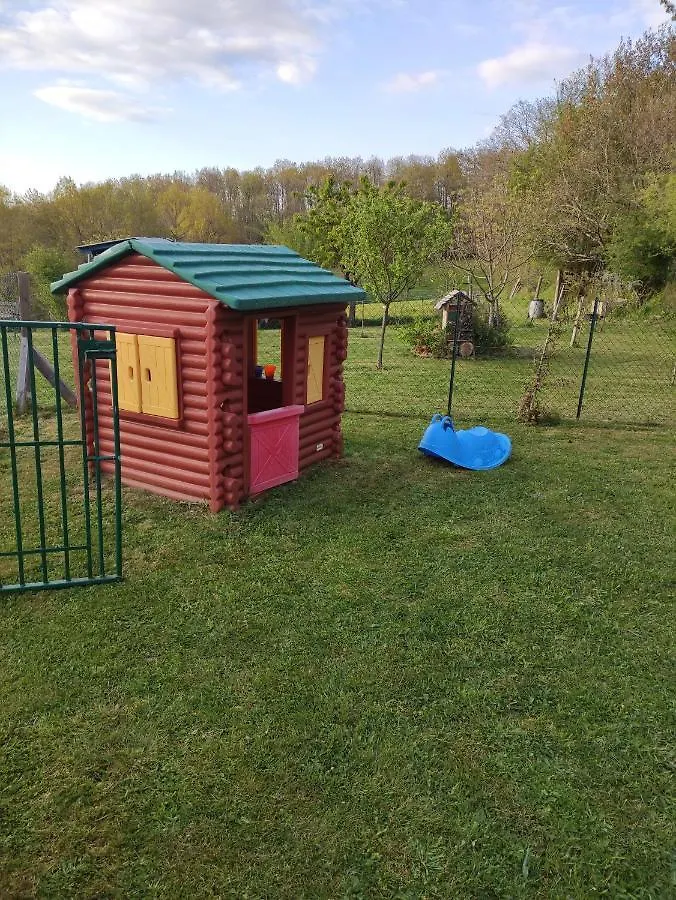 Hébergement de vacances logement paisible à la campagne  Aubarede